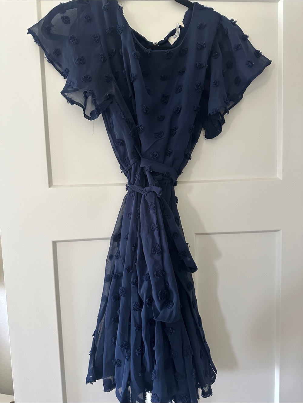 She & Sky Women's Navy Textured Flutter-Sleeve Dress